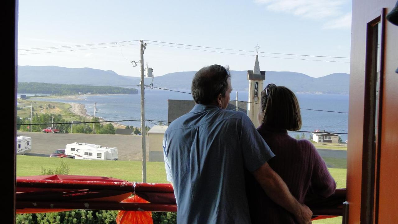 Auberge De Douglastown Gaspe Exterior photo