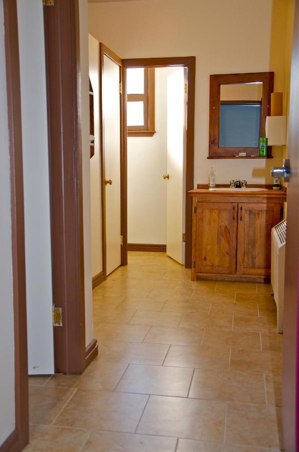 Auberge De Douglastown Gaspe Exterior photo